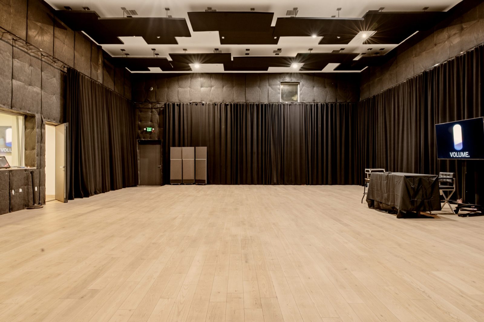 Stage floor